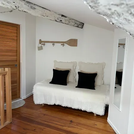 De Charme Centre Apartment *